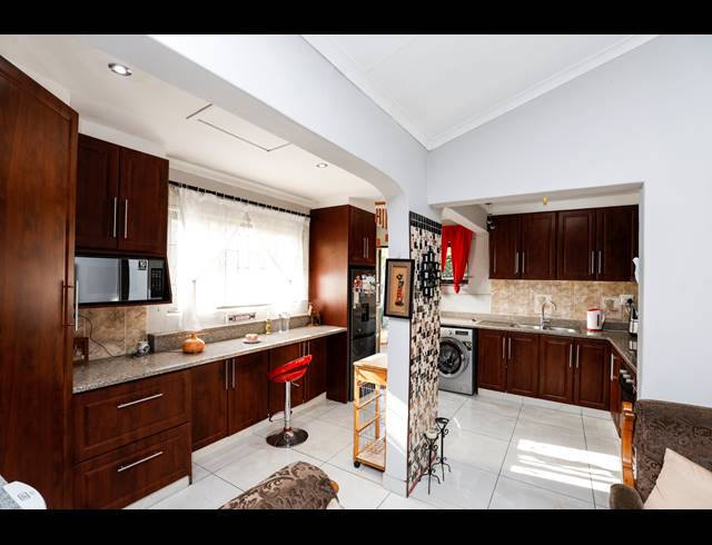 4 BEDROOM HOUSE FOR SALE IN HILLGROVE